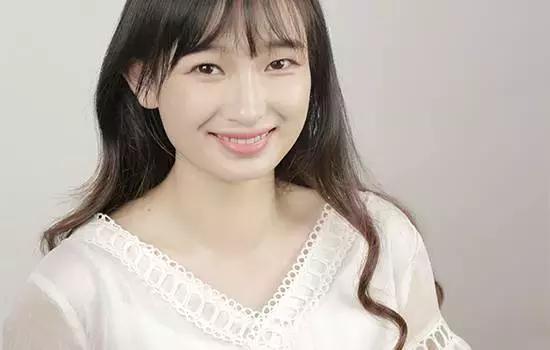 新手化妆教程视频淡妆，化妆师教你瞬间变脸