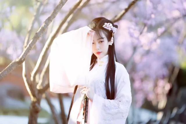 90后中国姑娘，在澳洲街头搞“事情”，竟然美哭外媒、惊动CCTV