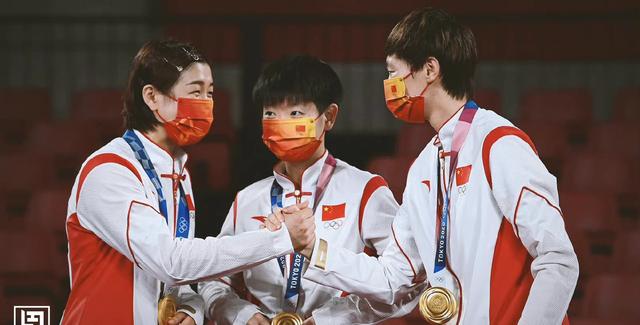 刘诗雯最新消息！一个人拖行李箱现身国内机场，球迷莫名心疼小枣