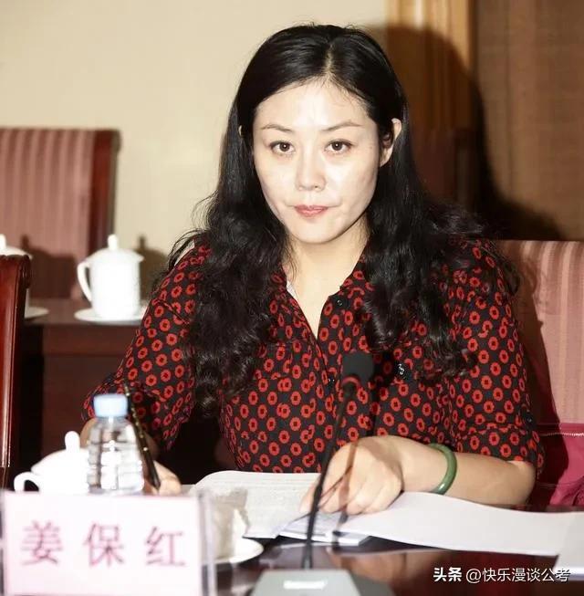 45岁副厅级美女为升官搞权色交易，与40多名官员有染，恬不知耻！