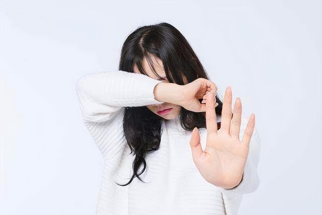 青春期是女孩的“危险期”？三条界限要守住，有女儿的父母多重视