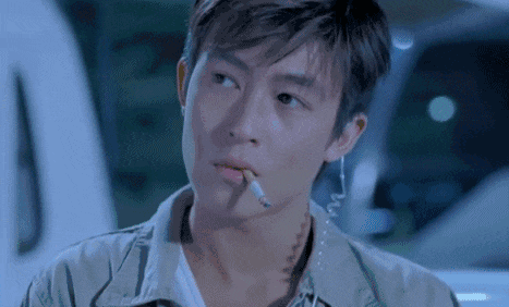 上大学后一直脱发，梦到上铺室友对我说：我不喜欢和头发少的人玩