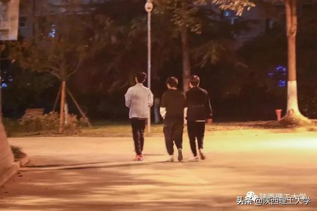 夜色撩人，怎得一个“好”字了得