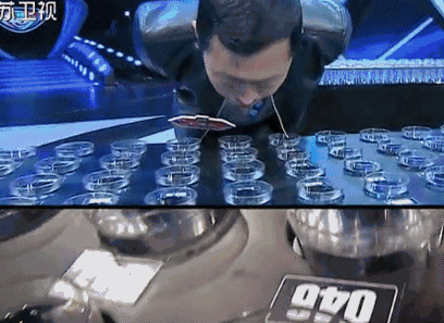 时隔8年，他凭啥再度“封神”？