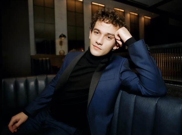 新版《绯闻女孩》发布定妆照、角色名与对应标签