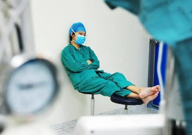 上不了普高,就去职高读卫校?那些卫校毕业的女学生,后来怎样了