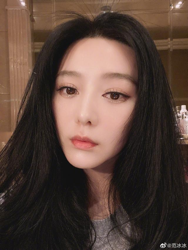 范冰冰晒自拍，颜值依旧黑发如瀑惹人羡，40岁了还想着复出？