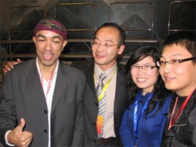 2008年,河南女孩刘雪华不顾反对嫁黑人,婚后得知他是奥巴马弟弟