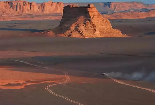 新疆挖掘出4000年前“睡美人”，皮肤吹弹可破，复原图惊艳四方