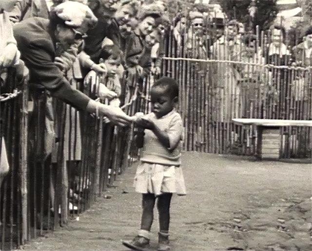非洲女孩巴特曼因有巨臀,一生被赤身裸体展览,死后还被做成标本
