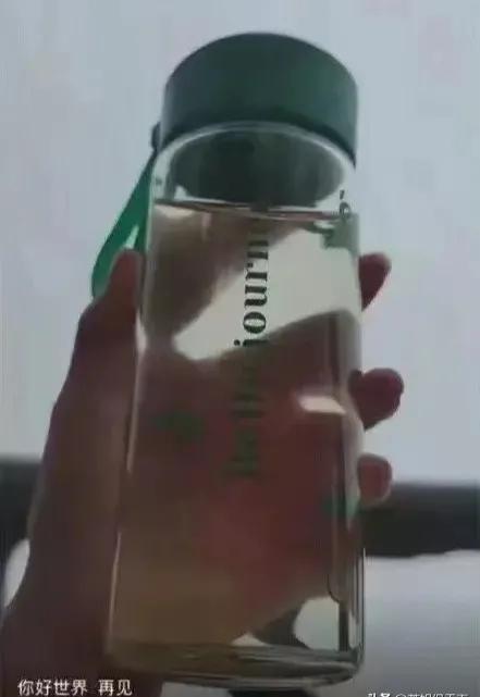 跳崖女孩陈婷想和男朋友攒钱结婚，但她的家庭状况和家人都不允许