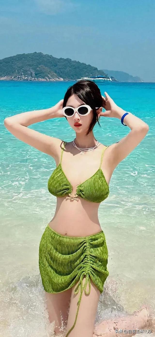 沙滩美女‖性感内衣秀