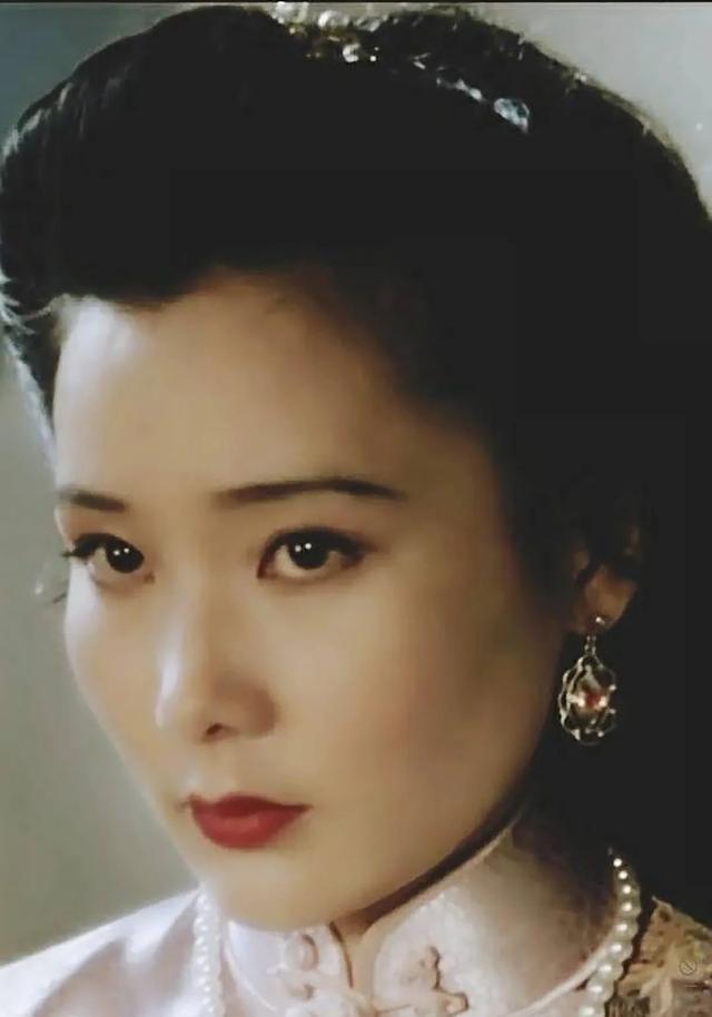 10位“一眼万年”女演员，个个美到窒息，有人靠一个角色吃一辈子