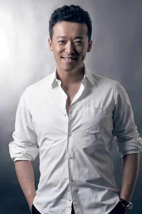 黄晓明出道的《爱情不是游戏》演员现状,20年后,演员差别很明显