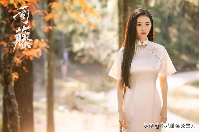 张雨绮的胸,戚薇的腿,景甜的臀,这些80后女星的身材,个个绝美