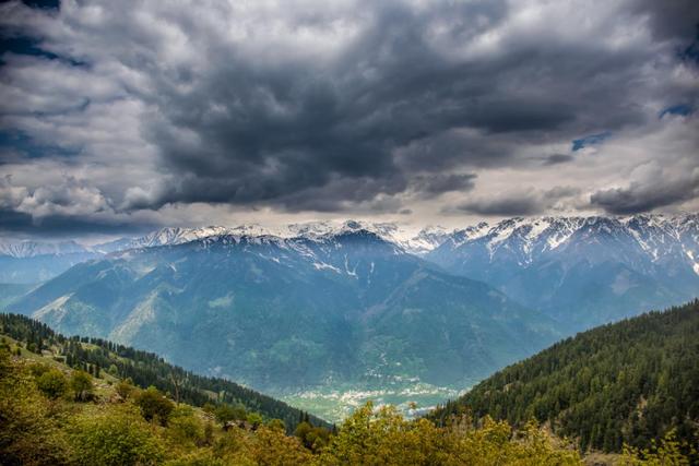 搞定女人其实很简单，3个套路让她离不开你