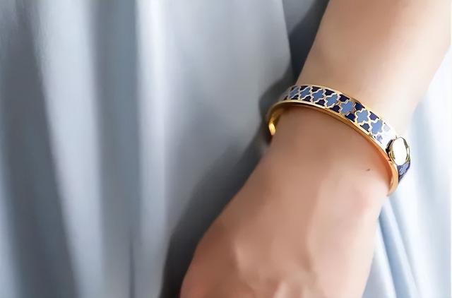 凯特、戴妃同款手镯，英国王室都爱的瓷器，情人节送礼大气有格调
