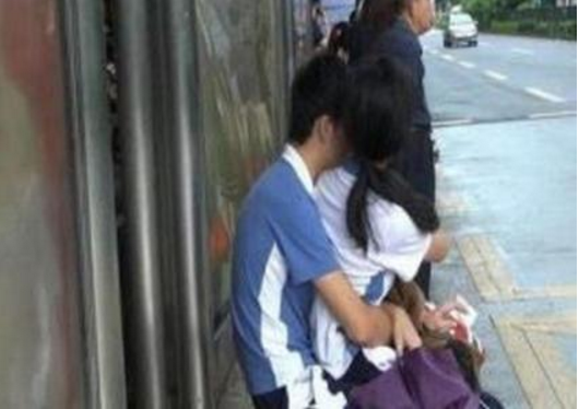 “不要脸,没你这个女儿!”15岁女孩偷尝禁果,爸爸得知破口大骂