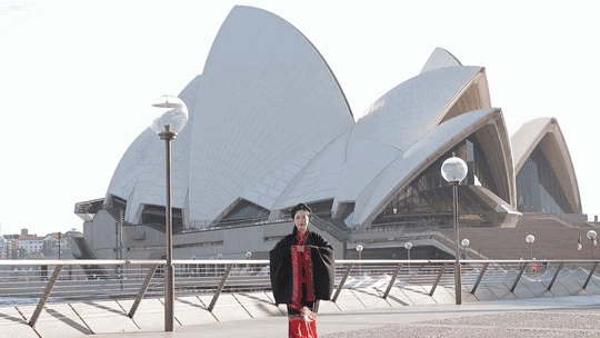 90后中国姑娘，在澳洲街头搞“事情”，竟然美哭外媒、惊动CCTV