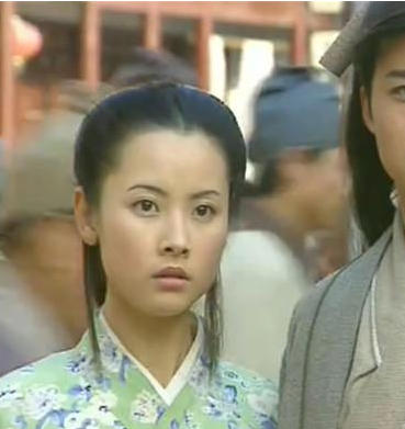 三十出头的蒋欣曾演15岁少女，和赵薇同岁的她却沦为妈妈专业户