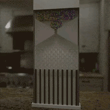 美女在泳池边跳舞，下一秒把我逗笑了，太搞笑了