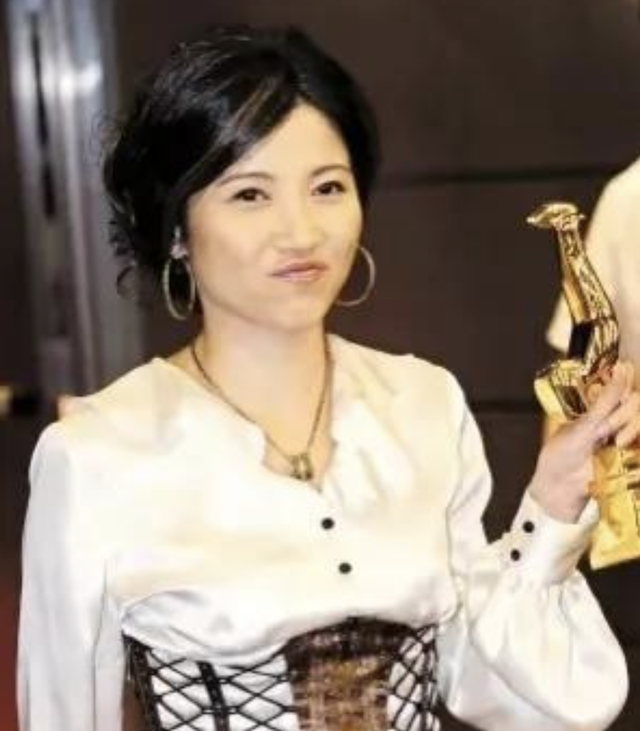 “捧不红”的10位女星，虽然观众扼腕叹息，但火不起来，也是幸运