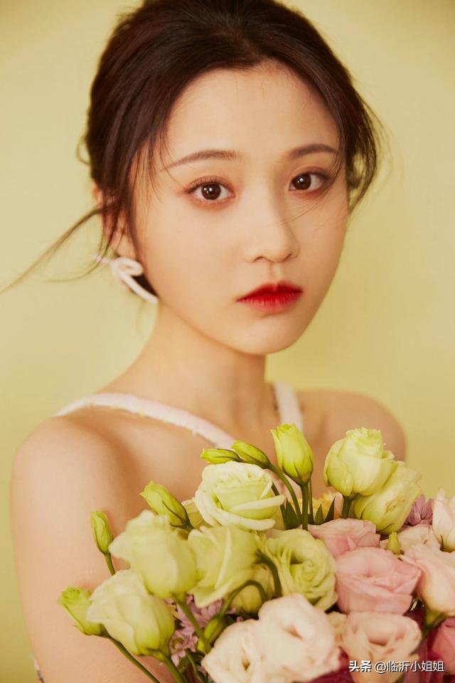 张慧雯，极具灵动气息的温柔美少女，清新靓丽的容颜，让人爱慕