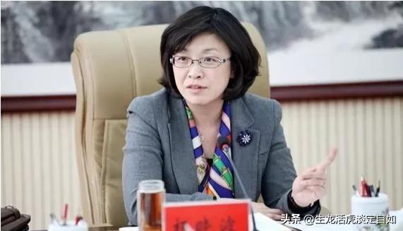 美女市长跟42个男人有染，贪污受贿1400多万，被捕时跪地痛哭。