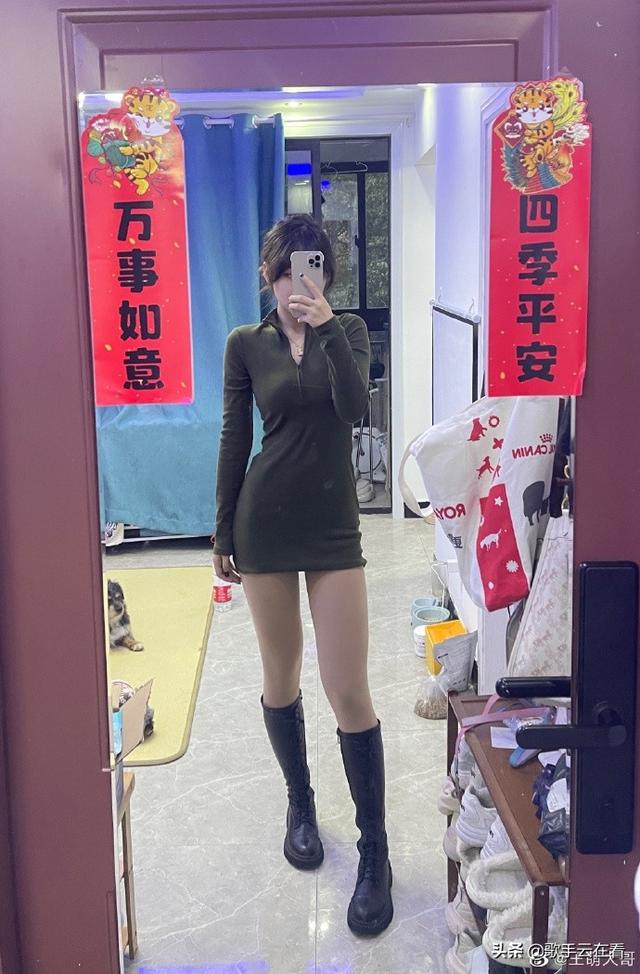 97年美女游戏博主王萌迷人美照欣赏，好漂亮啊