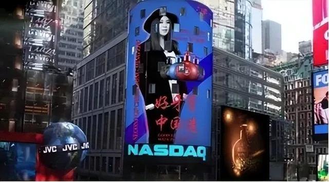 “西单女孩”：14岁辍学卖唱，20岁爆红上春晚，现人生状况怎样？