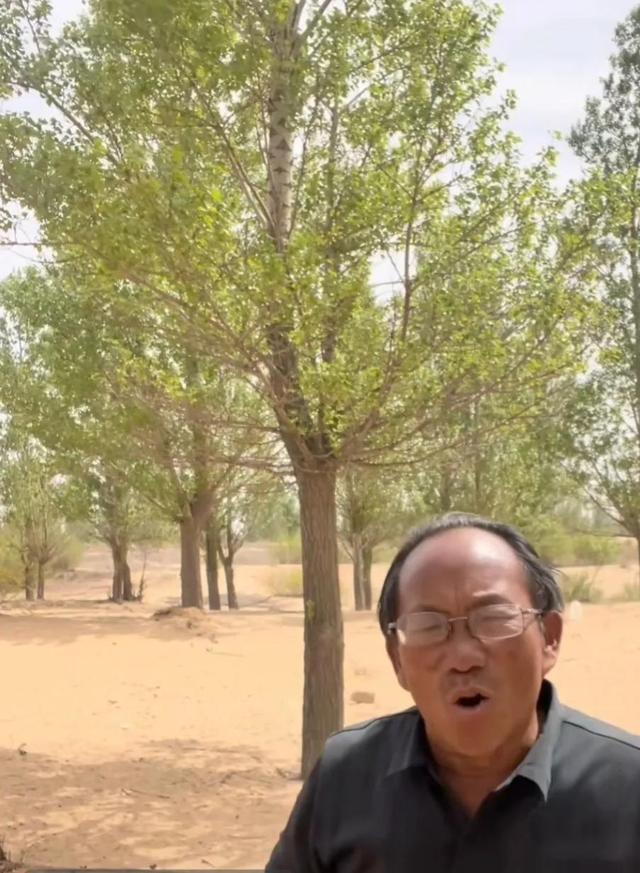 惊悚！深挖“跪地求水”真实原因，竟牵出惊人内幕，网友水太深