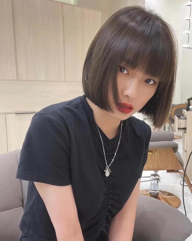 2022年剪短发不翻车的四款短发图册，适合任何脸型