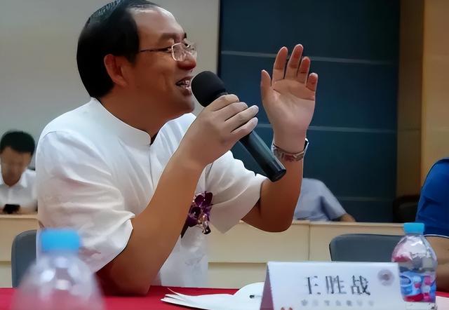 “色魔”局长王胜战：奸淫幼女专挑女学生下手，玩弄103位女老师