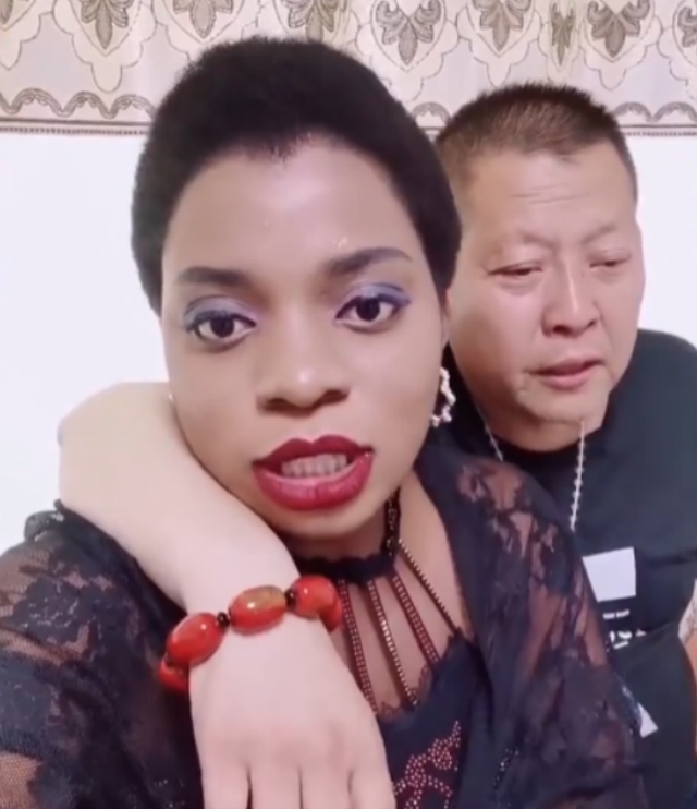 16年山东光棍迎娶22岁黑人美女，非洲美女：非他不嫁