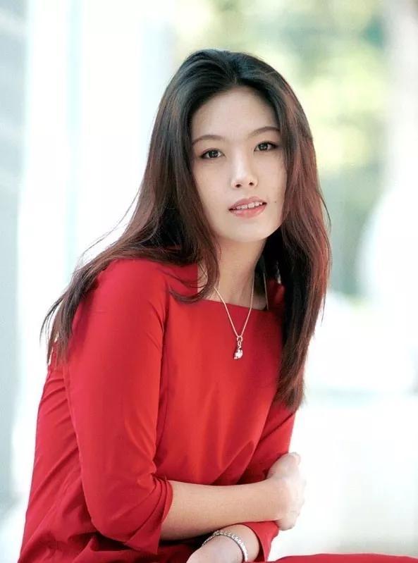 红过宋慧乔，却因沦为大佬玩物轻生，韩国演艺圈潜规则从没停过