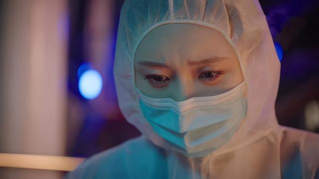 《破茧》中惊现女体盛，美女法医说：变态、邪恶、我不去