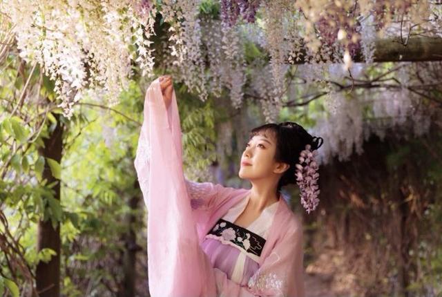 90后中国姑娘，在澳洲街头搞“事情”，竟然美哭外媒、惊动CCTV