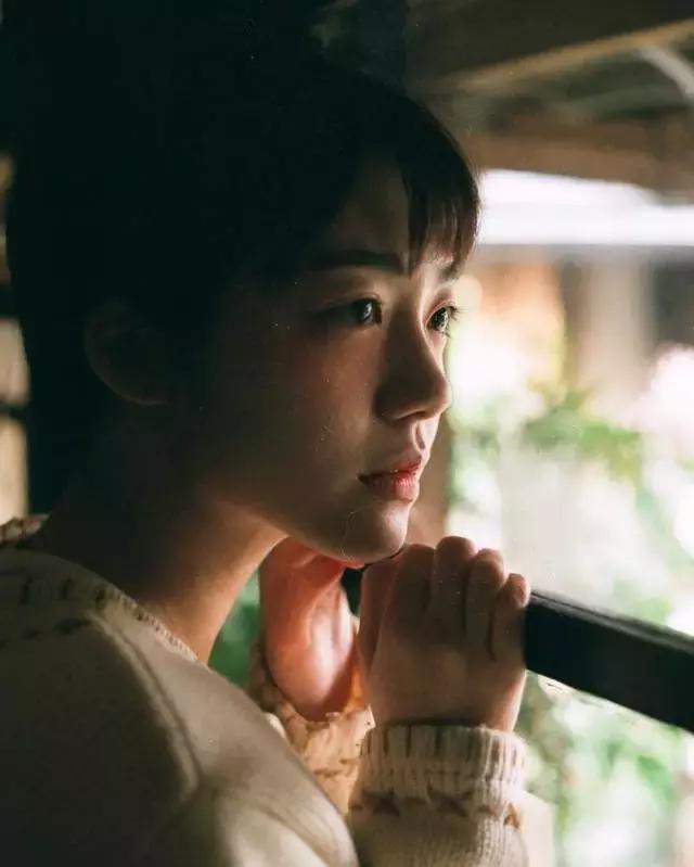 盘点ins上的高颜值美女｜多图解析，风格妆容气质一个也不放！