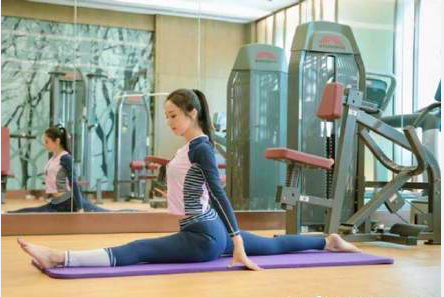 女星的一字马演绎：董璇笑称在甩秋膘，陈小纭可以劈到215度