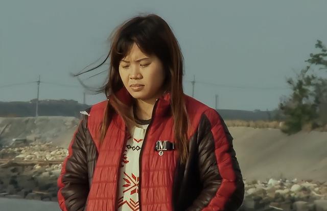 越南新娘,13万就被卖给45岁粗汉,要往娘家偷寄钱,细扒一言难尽