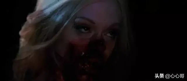 昆汀、猛女、B级片，这片看完就一个字「爽」