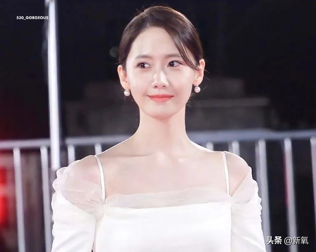 碰瓷刘亦菲还全网好评，姐这张脸真是集天地精华了吧