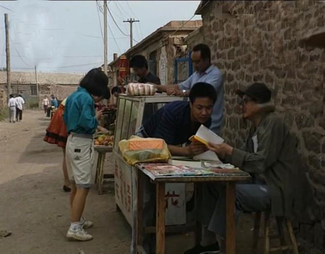 《篱笆·女人和狗》:为何有情人的婚姻结合,仍逃不过一地琐碎?