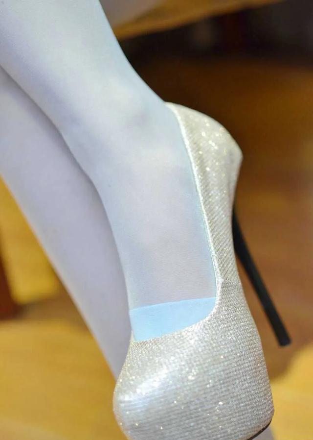 美女玉足，你打几分？