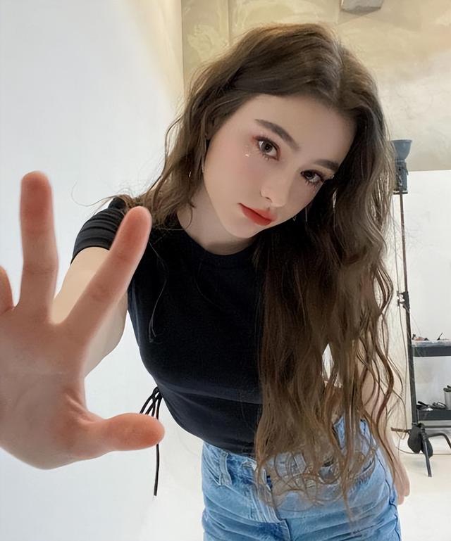 2022全球百大美女:Lisa也输了!网友眼里只看这位俄罗斯精灵美女