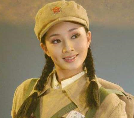 女演员殷桃:前夫是贪官,前男友是黑老大,她的眼光怎么这么独到