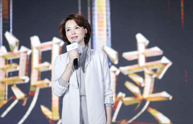 人前很清纯，人后却疯狂？这10位情史混乱的女星，才是“老司机”