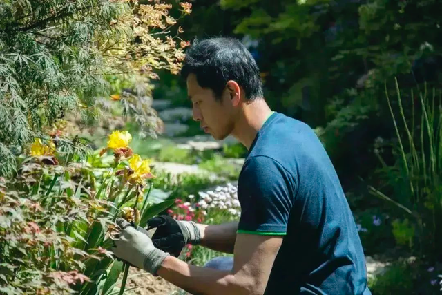 时隔8年，他凭啥再度“封神”？