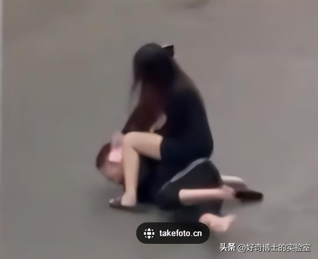 女生的胸，为什么忽软忽硬？（男生禁入）