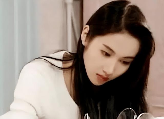 那些惊艳了时光的10位香港女神,各有各的美都是纯天然